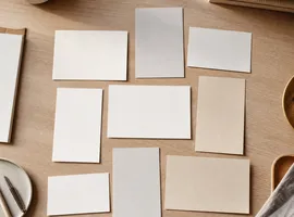 Tarjetas de contenido organizadas en cuadrícula representando variedad de formatos sin perder coherencia